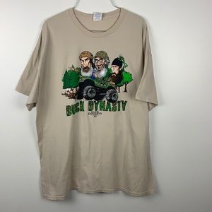 Duck dynasty Graphic Tee!